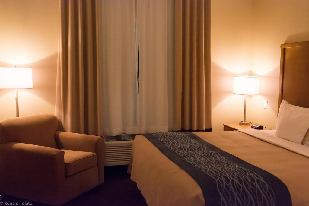 Comfort Inn & Suites Bonnyville Экстерьер фото