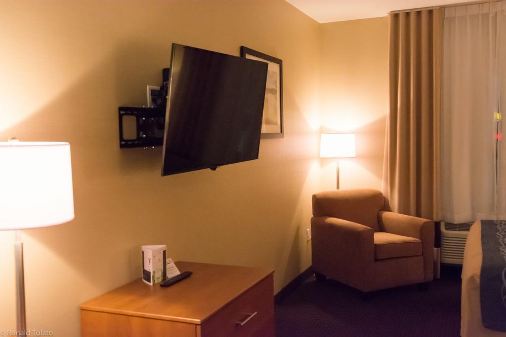 Comfort Inn & Suites Bonnyville Экстерьер фото