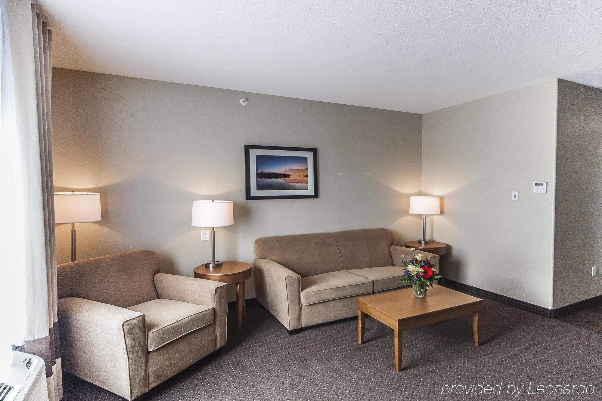 Comfort Inn & Suites Bonnyville Экстерьер фото